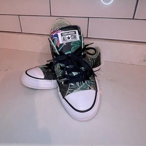 Tropical print converse